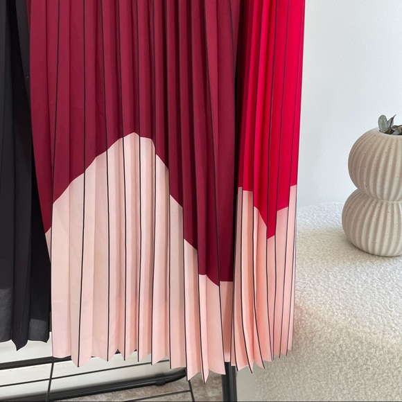 Pleated Midi Skirt PORTMANS Size 8 - Picture 3 of 3